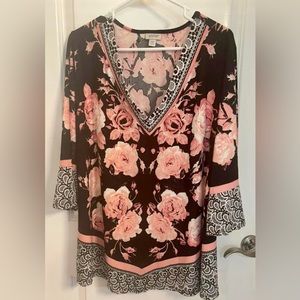 Avenue plus size tunic. Size 18/20 worn 3 times. Perfect condition.